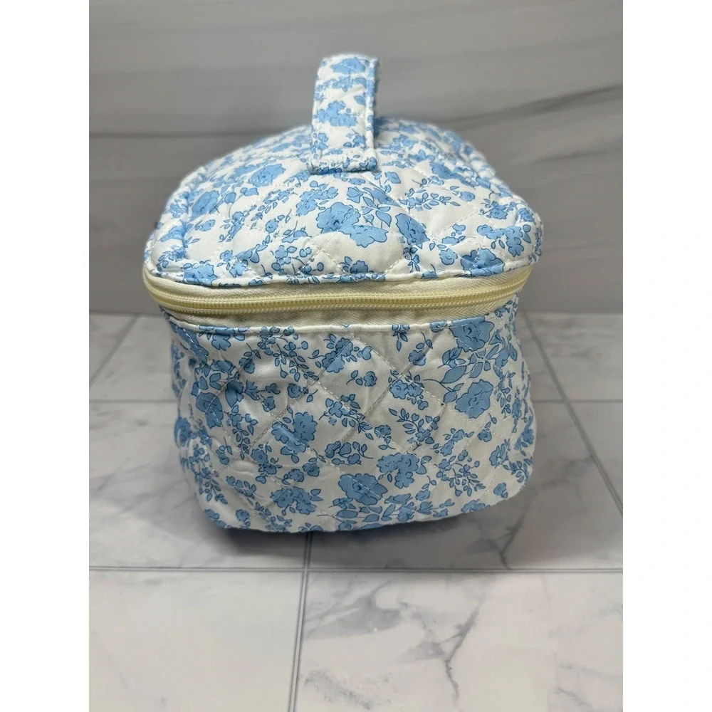 Yiwu Blue Floral Quilted Makeup Bag Travel Toiletry Case Vanity Organizer NWT